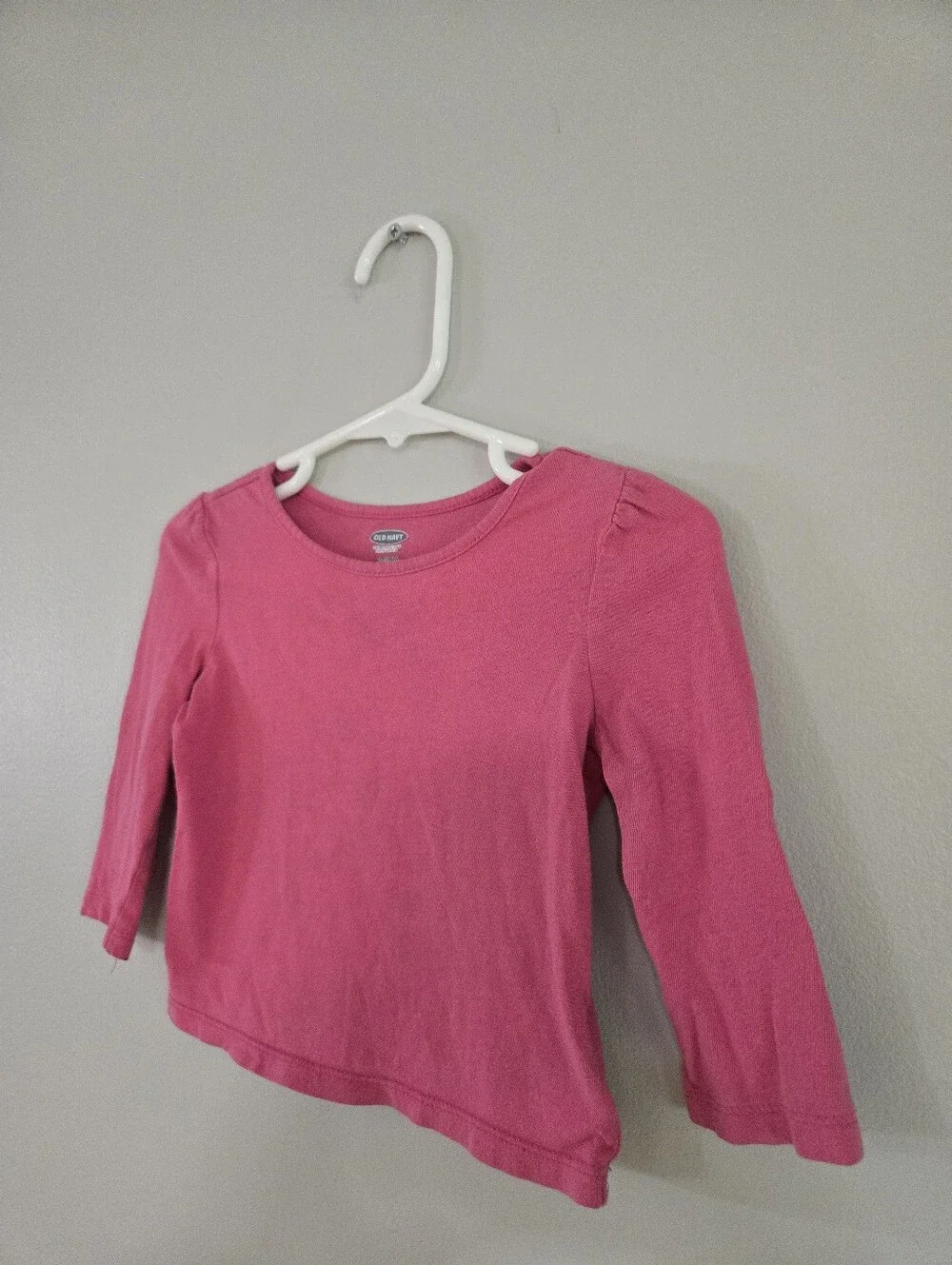 Old Navy Hot Pink Long Sleeve Girls' Tee